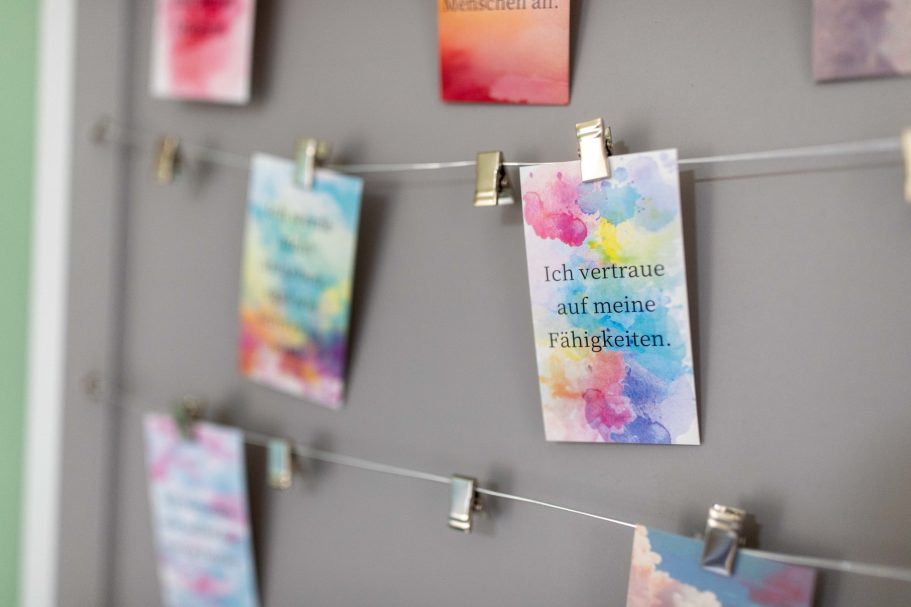 Motivationssprüche an einer Wand